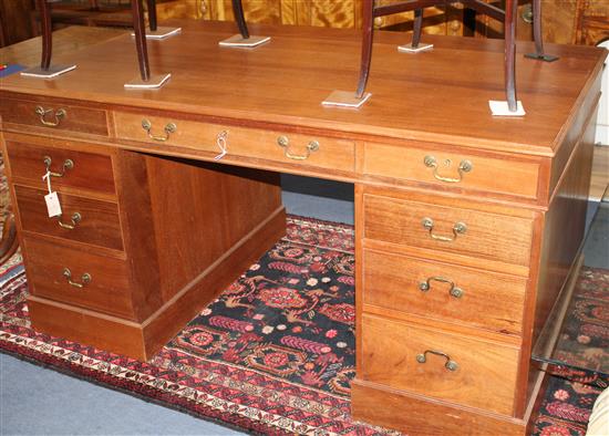 A mahogany pedestal desk, W.151cm D.91cm H.80cm